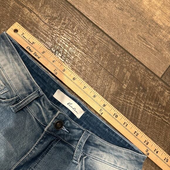 KanCan Women's Distressed Raw Hem Skinny Jeans Light Wash Size 9/28 - Picture 6 of 9